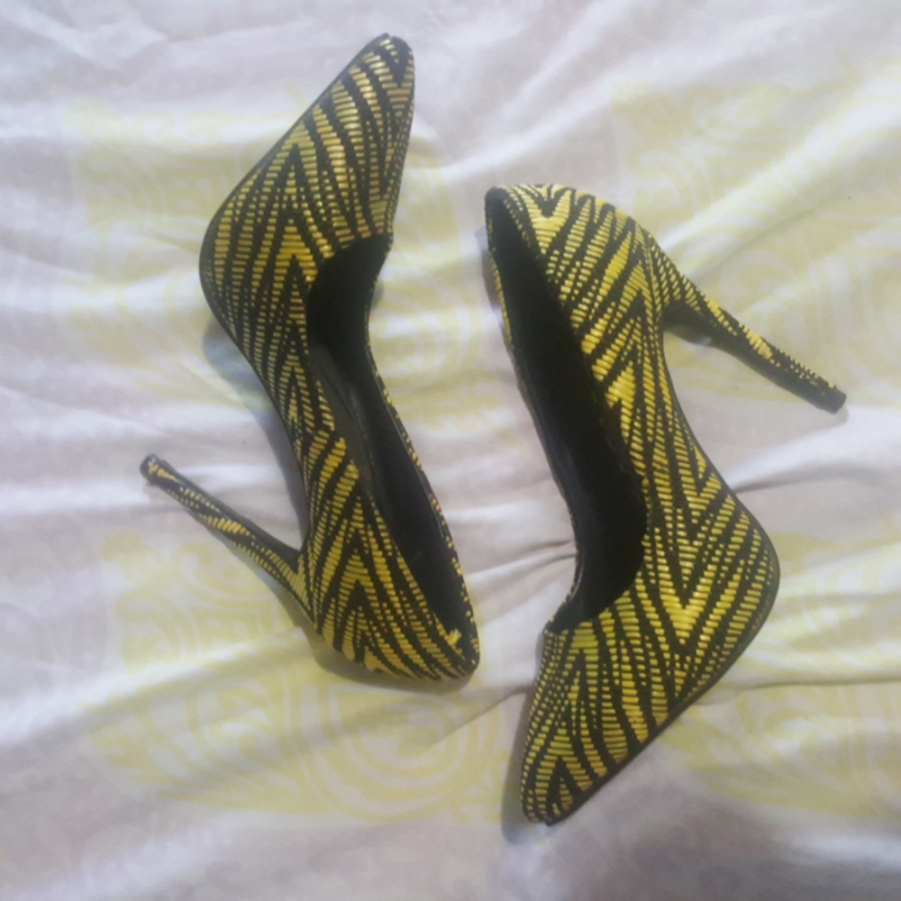 M&M 4 for $12 Shoes - Picture 8 of 9